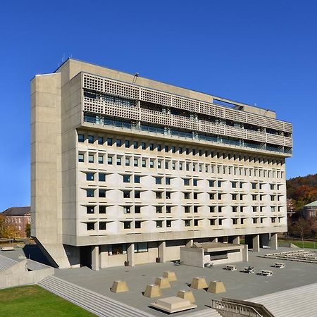 Hotel UMass Amherst Exterior foto